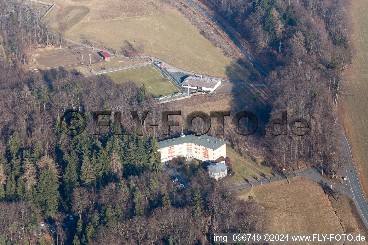 Vue oblique de Terrain hospitalier de la Clinique Eleonoren à Lindenfels dans le département Hesse, Allemagne