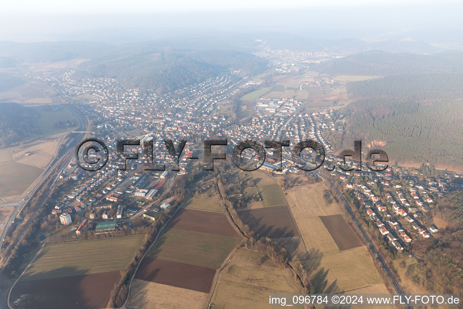 Vue aérienne de Höchst im Odenwald dans le département Hesse, Allemagne