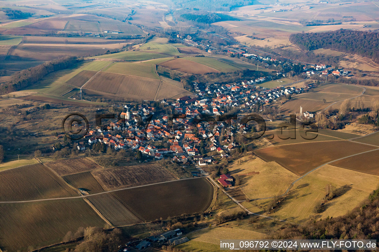 Vue aérienne de Sud à le quartier Wiebelsbach in Groß-Umstadt dans le département Hesse, Allemagne