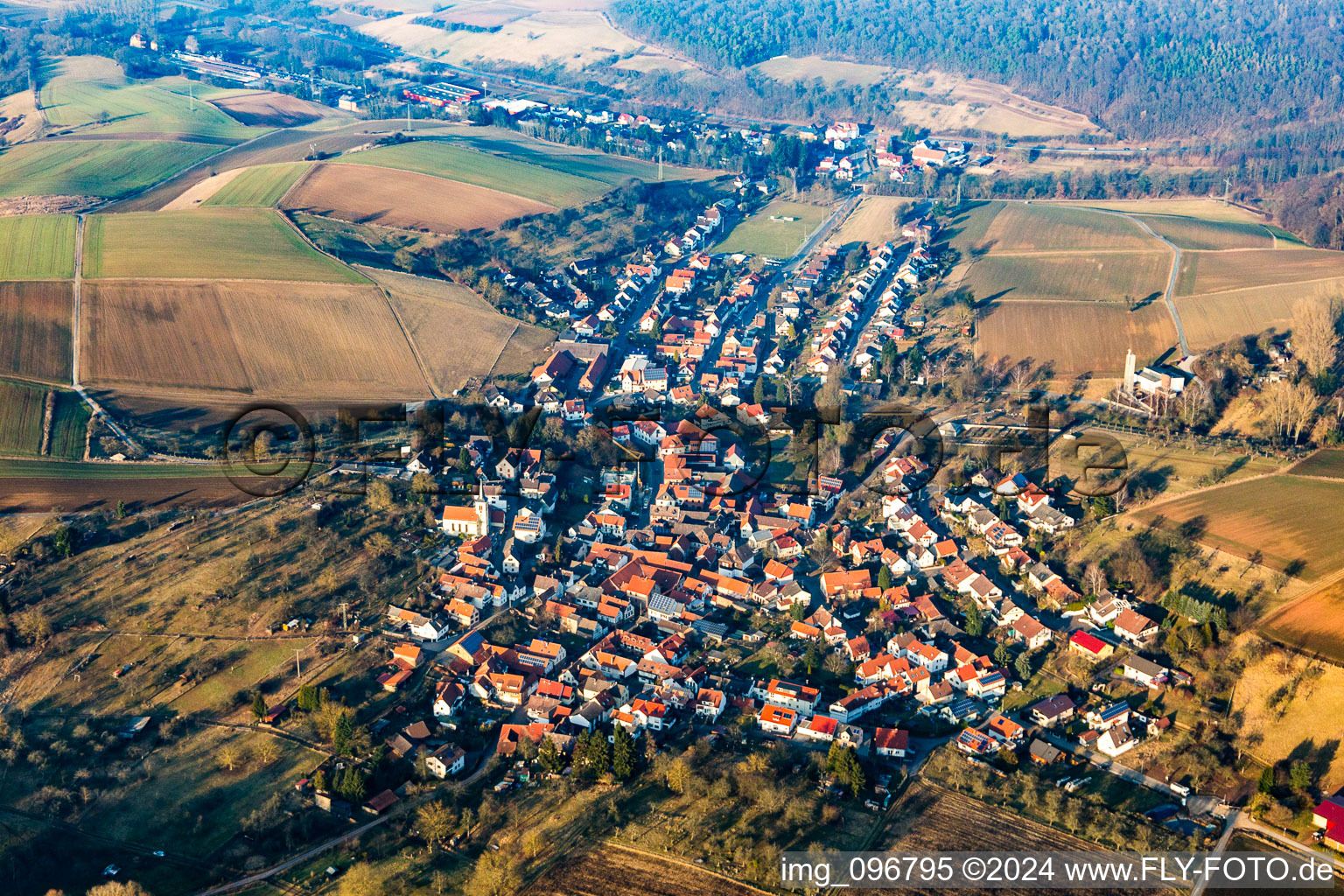 Photographie aérienne de Vue sur le village à le quartier Wiebelsbach in Groß-Umstadt dans le département Hesse, Allemagne