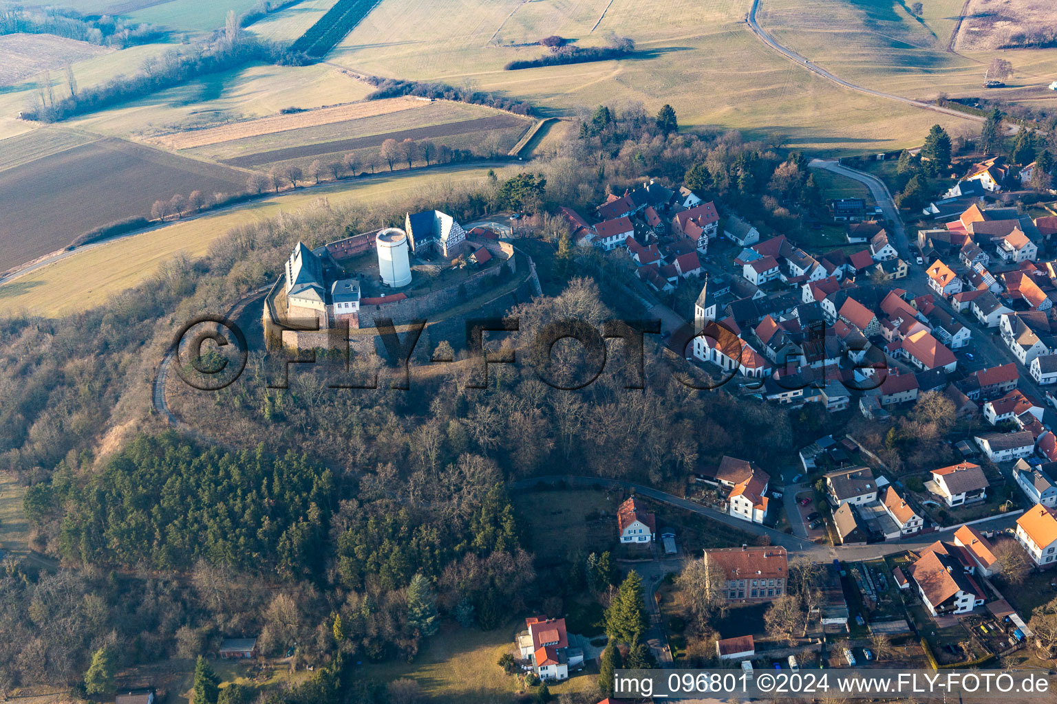 Vue d'oiseau de Quartier Hering in Otzberg dans le département Hesse, Allemagne