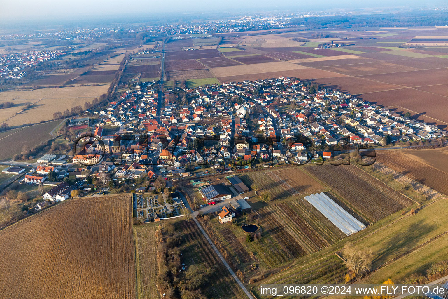 Vue aérienne de Quartier Klein-Zimmern in Groß-Zimmern dans le département Hesse, Allemagne