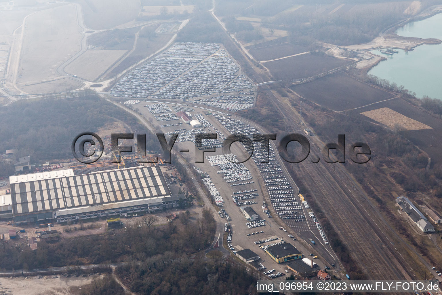 Vue aérienne de Port de douane à Lauterbourg dans le département Bas Rhin, France