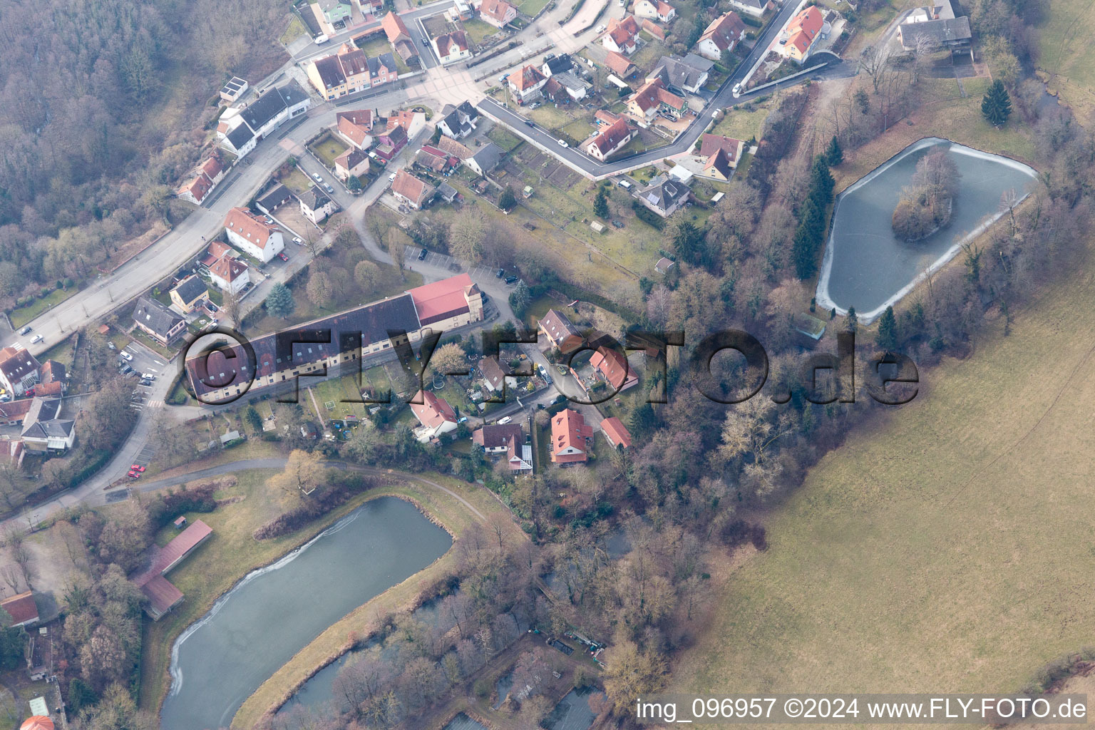 Lauterbourg dans le département Bas Rhin, France d'un drone