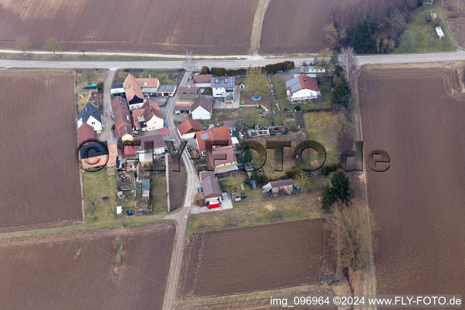 Minfeld dans le département Rhénanie-Palatinat, Allemagne vue du ciel