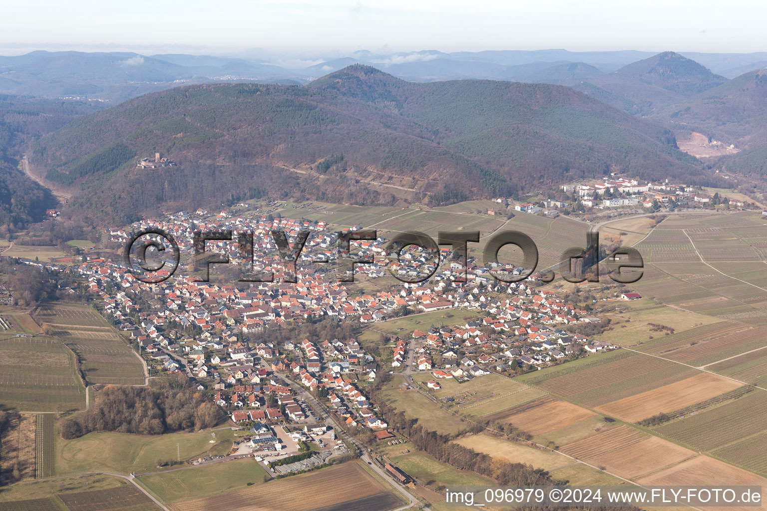 Klingenmünster dans le département Rhénanie-Palatinat, Allemagne d'un drone