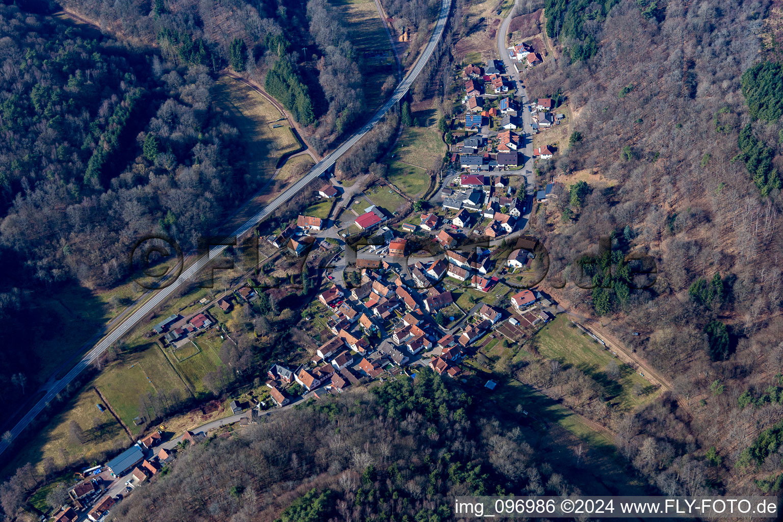 Vue aérienne de Quartier Münchweiler in Münchweiler am Klingbach dans le département Rhénanie-Palatinat, Allemagne