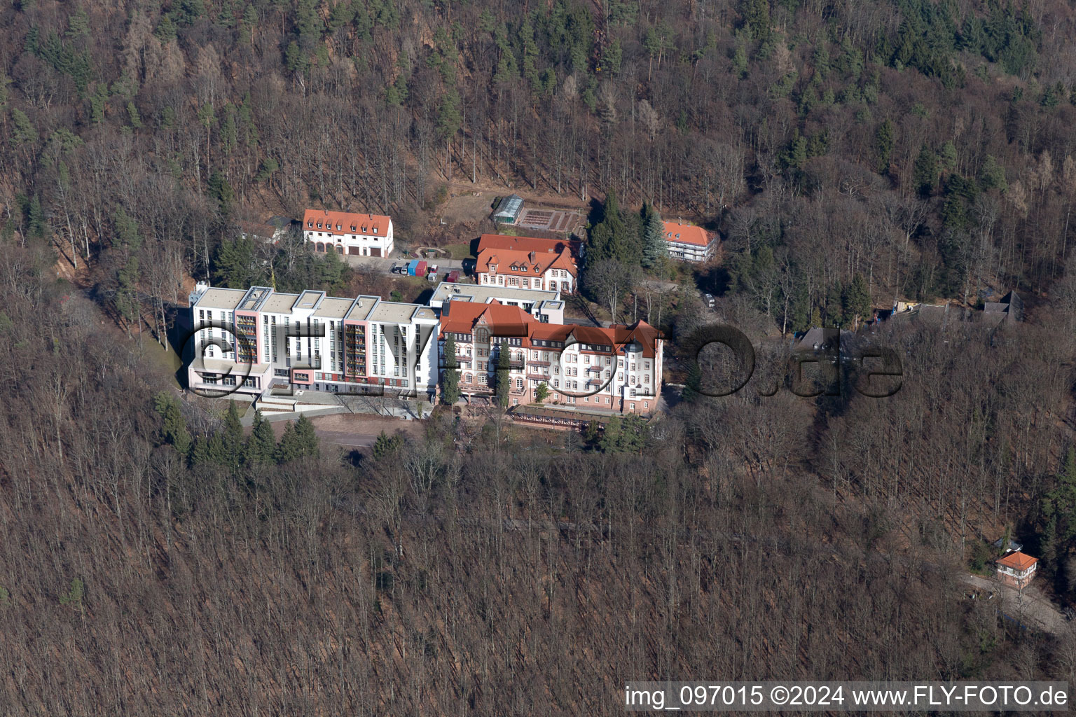 Vue d'oiseau de Clinique à Eußerthal dans le département Rhénanie-Palatinat, Allemagne