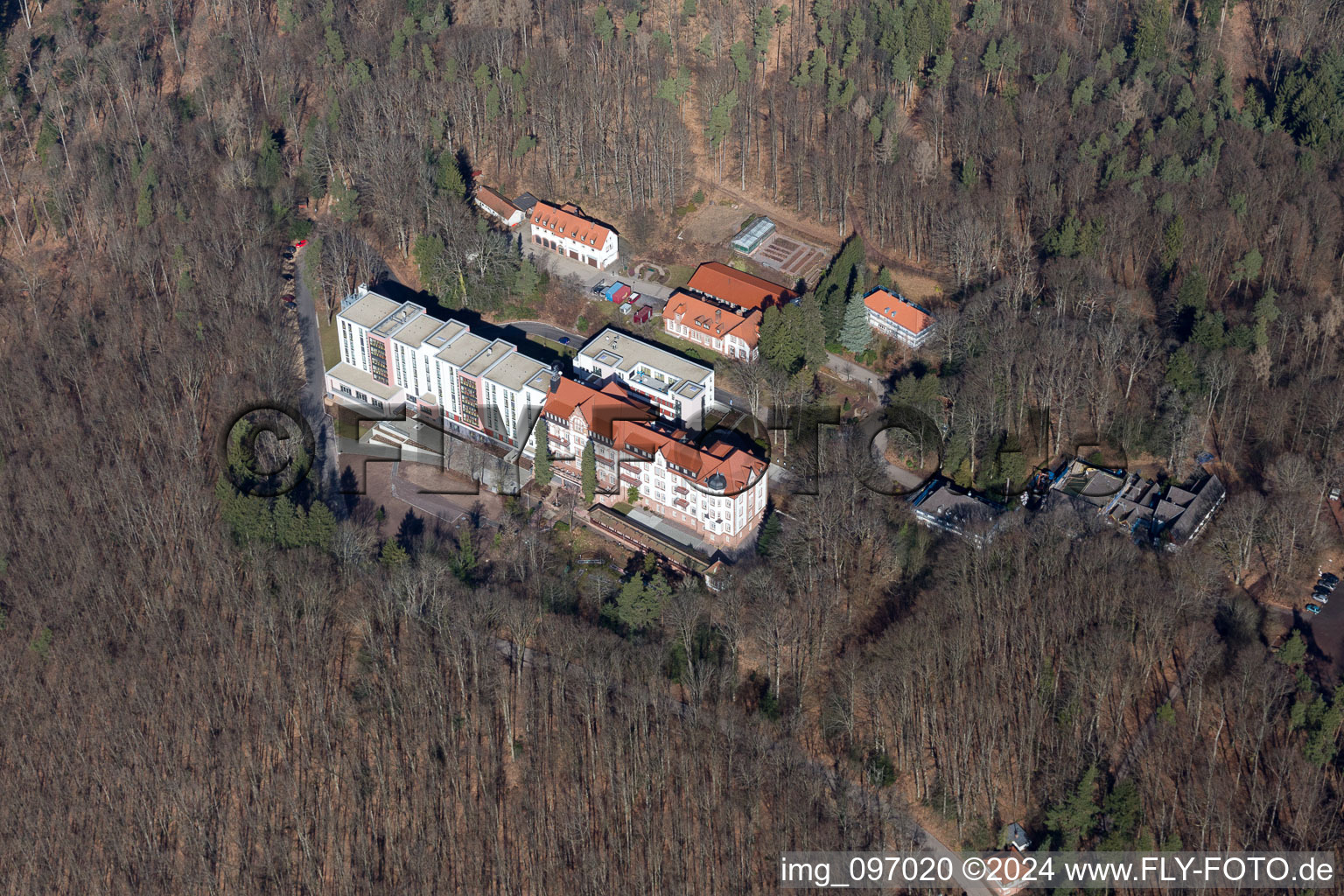 Clinique à Eußerthal dans le département Rhénanie-Palatinat, Allemagne vue du ciel