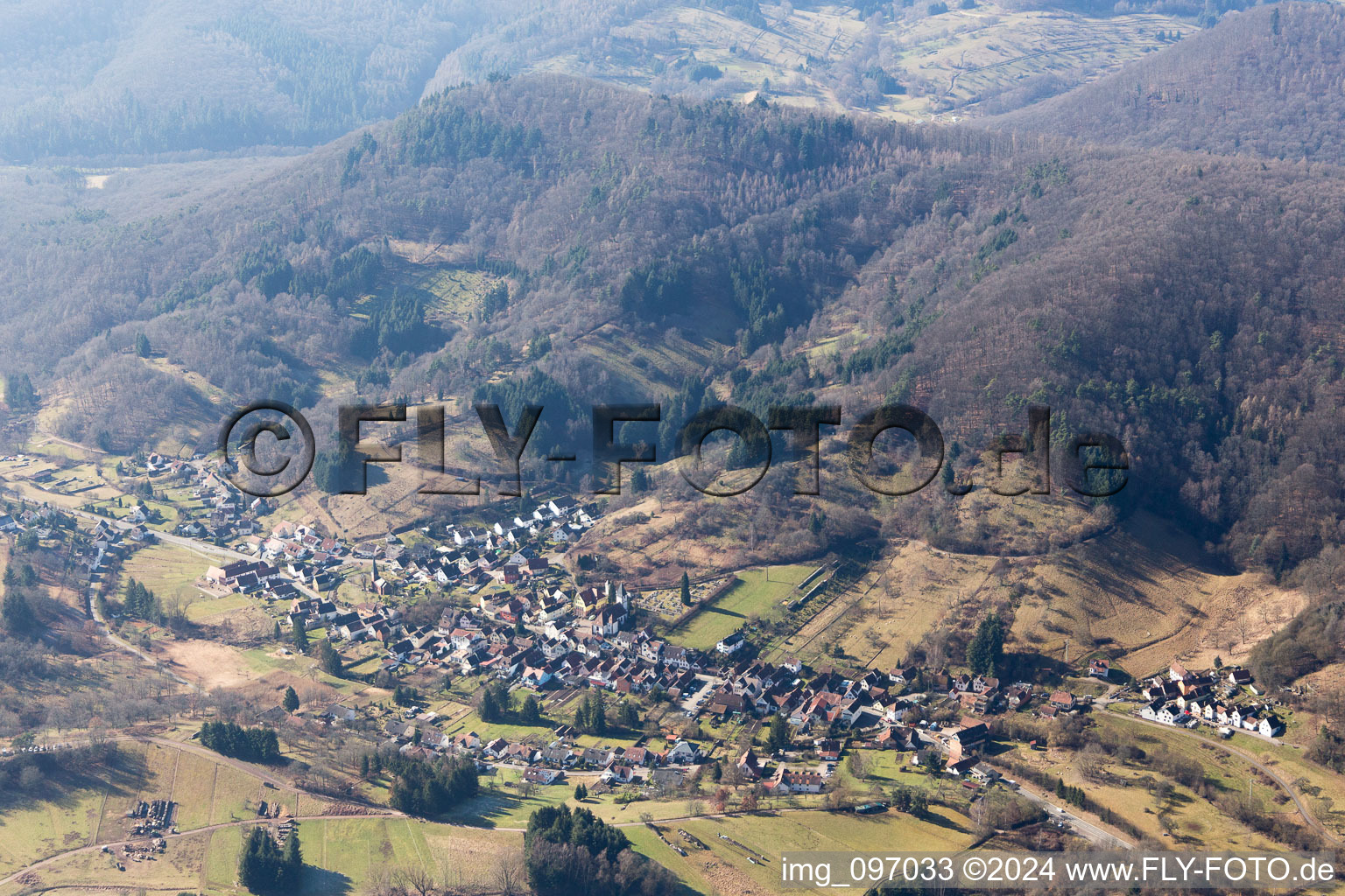 Vue oblique de Dernbach dans le département Rhénanie-Palatinat, Allemagne