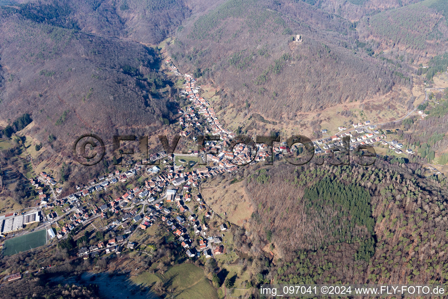 Vue oblique de Ramberg dans le département Rhénanie-Palatinat, Allemagne