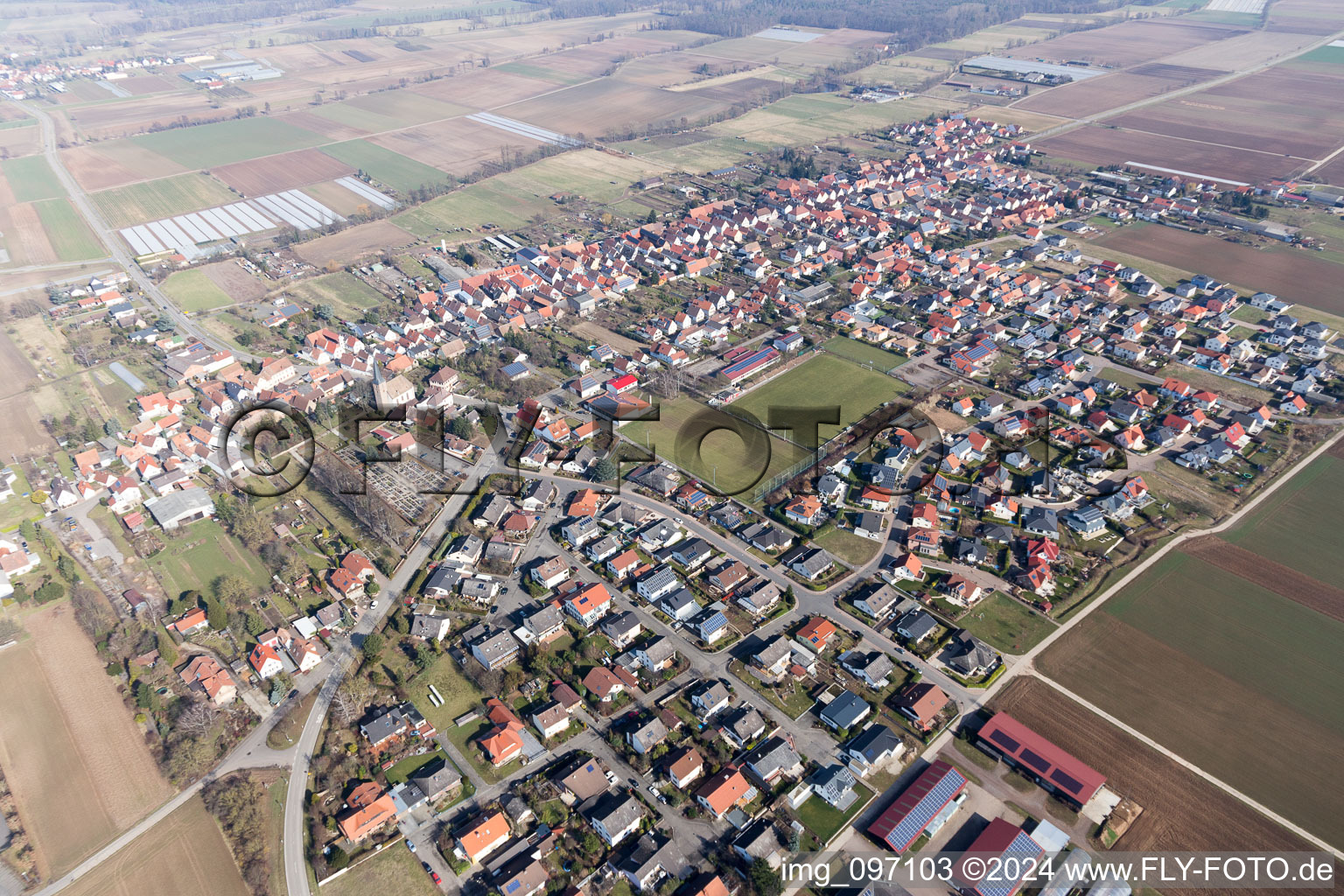 Vue oblique de Gommersheim dans le département Rhénanie-Palatinat, Allemagne