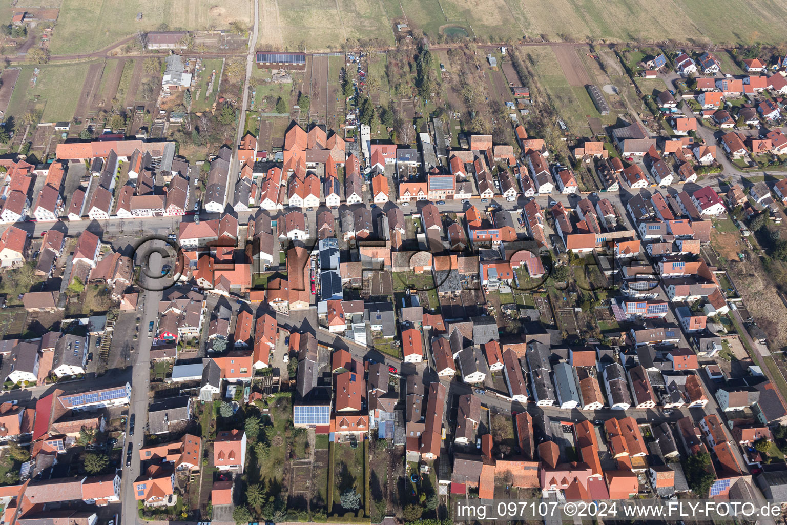 Gommersheim dans le département Rhénanie-Palatinat, Allemagne vue d'en haut