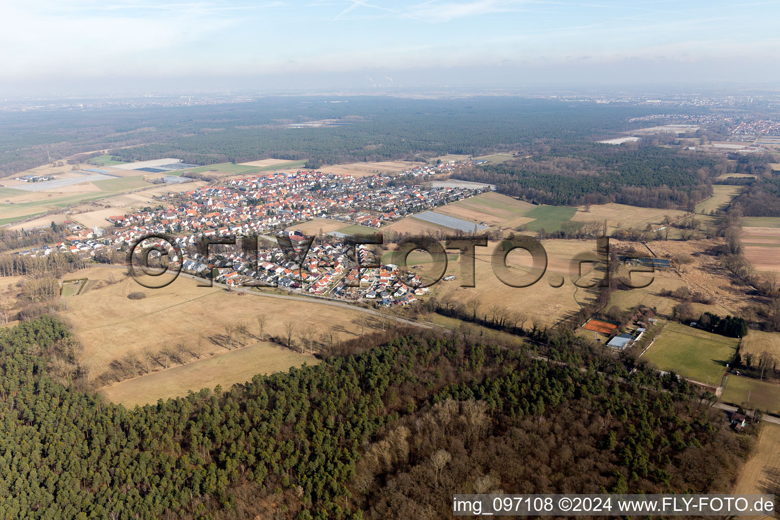 Enregistrement par drone de Hanhofen dans le département Rhénanie-Palatinat, Allemagne