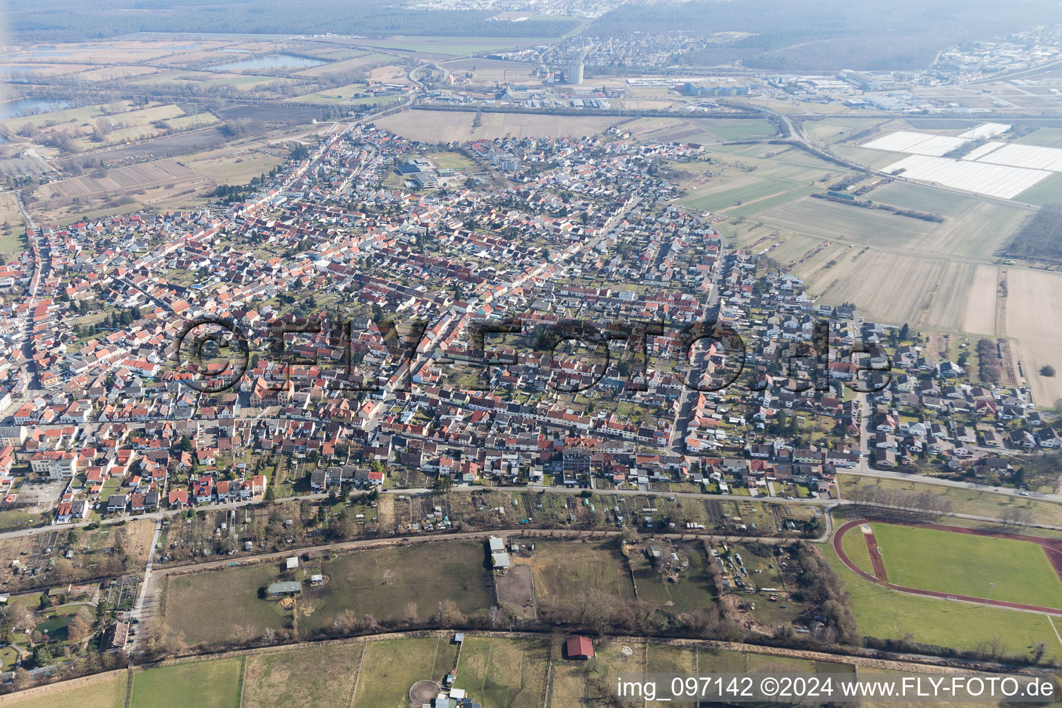 Quartier Oberhausen in Oberhausen-Rheinhausen dans le département Bade-Wurtemberg, Allemagne hors des airs