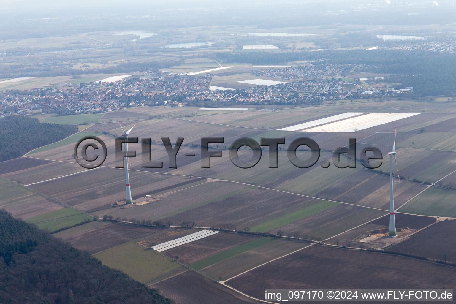 Vue aérienne de WKA à Hatzenbühl dans le département Rhénanie-Palatinat, Allemagne