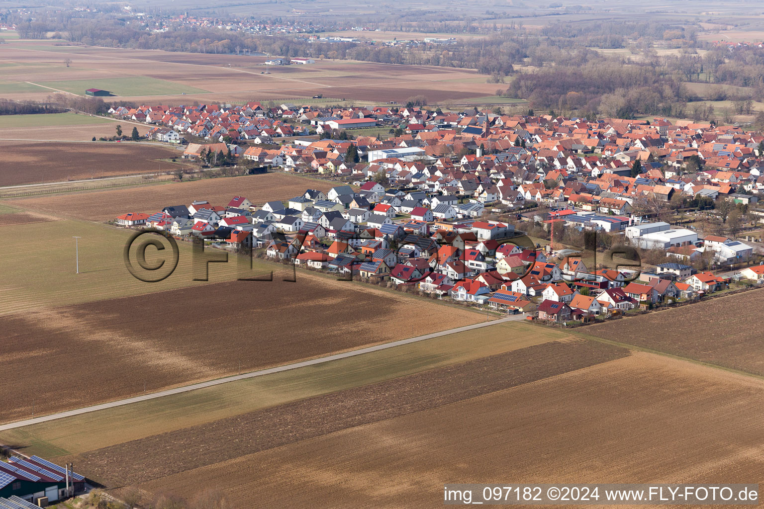 Vue aérienne de Steinweiler dans le département Rhénanie-Palatinat, Allemagne