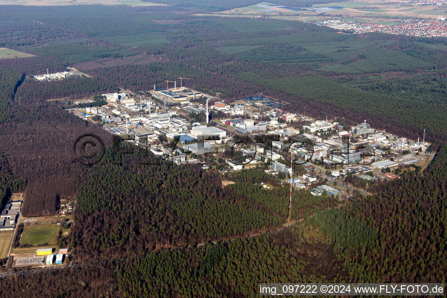 Vue d'oiseau de KIT Campus Nord à le quartier Leopoldshafen in Eggenstein-Leopoldshafen dans le département Bade-Wurtemberg, Allemagne