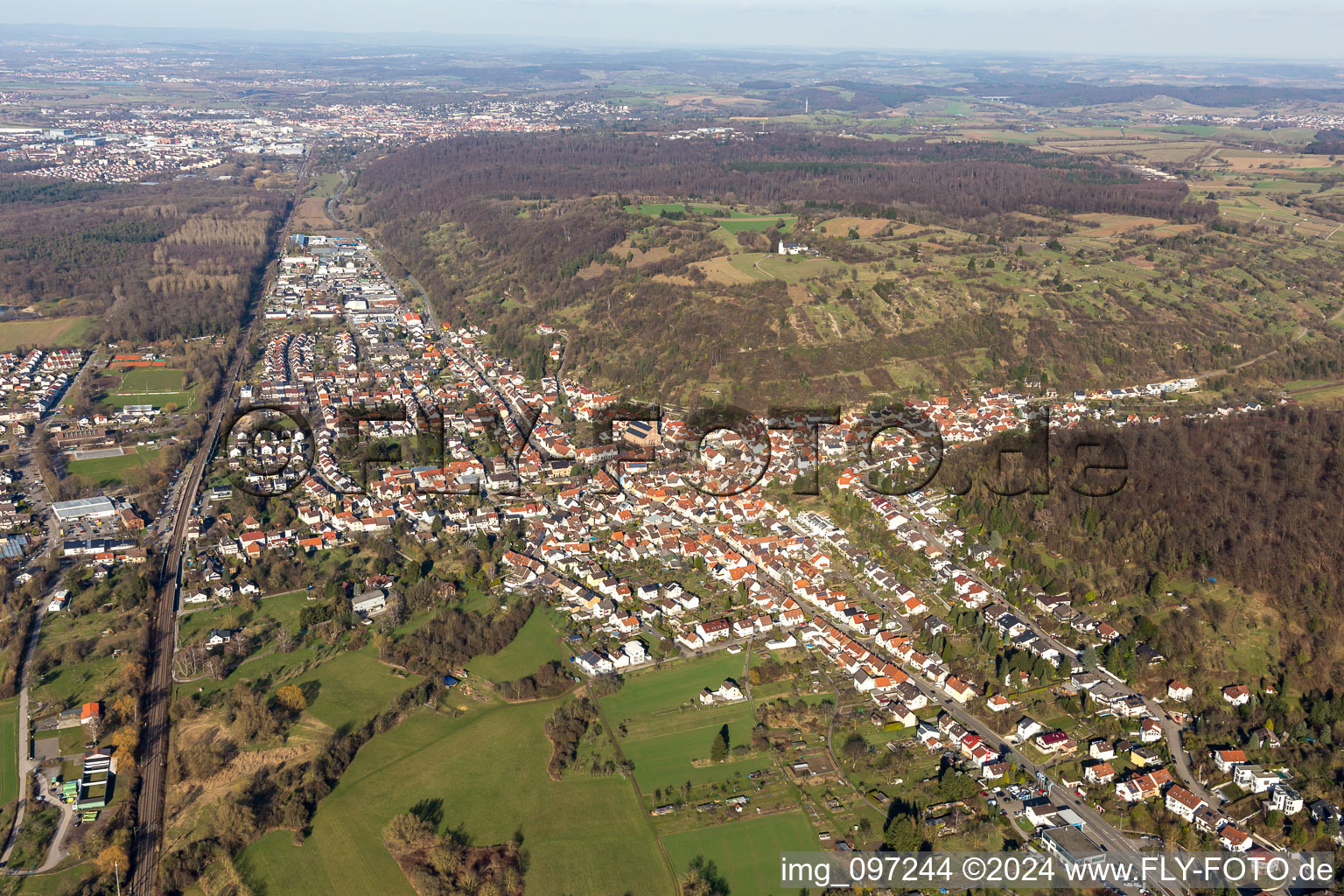 Vue aérienne de Quartier Untergrombach in Bruchsal dans le département Bade-Wurtemberg, Allemagne