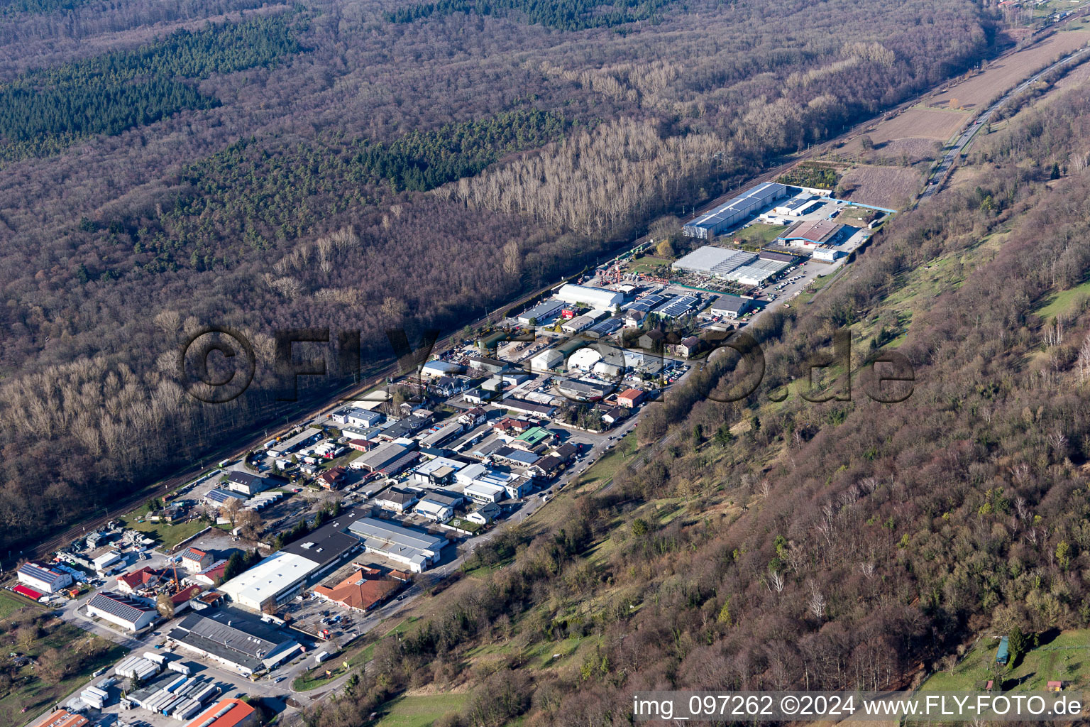 Photographie aérienne de Zone industrielle du Schollengarten à le quartier Untergrombach in Bruchsal dans le département Bade-Wurtemberg, Allemagne