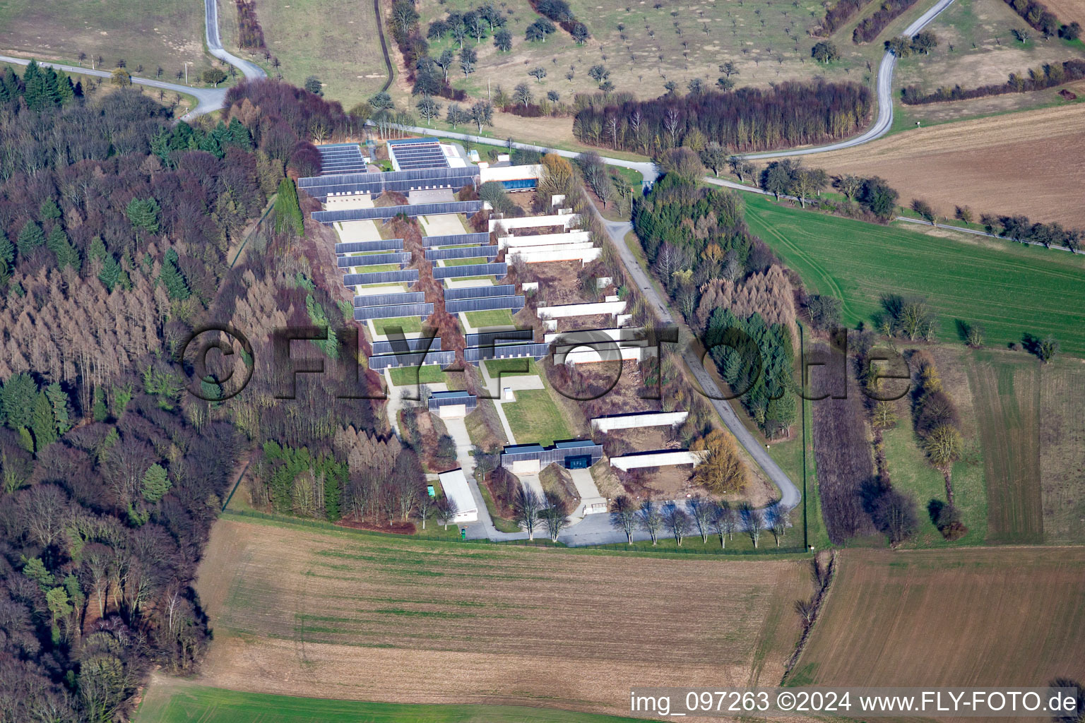 Vue aérienne de Champ de tir à le quartier Obergrombach in Bruchsal dans le département Bade-Wurtemberg, Allemagne