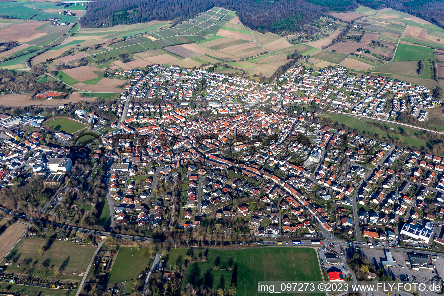 Vue aérienne de Quartier Heidelsheim in Bruchsal dans le département Bade-Wurtemberg, Allemagne
