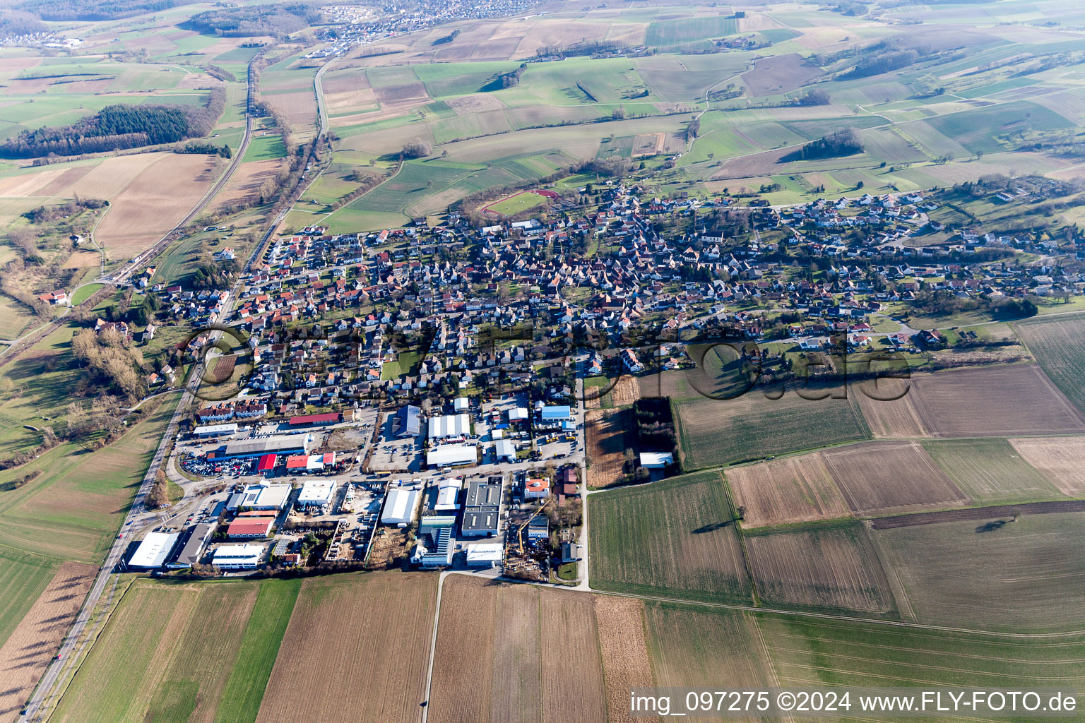 Vue aérienne de Du nord à le quartier Helmsheim in Bruchsal dans le département Bade-Wurtemberg, Allemagne