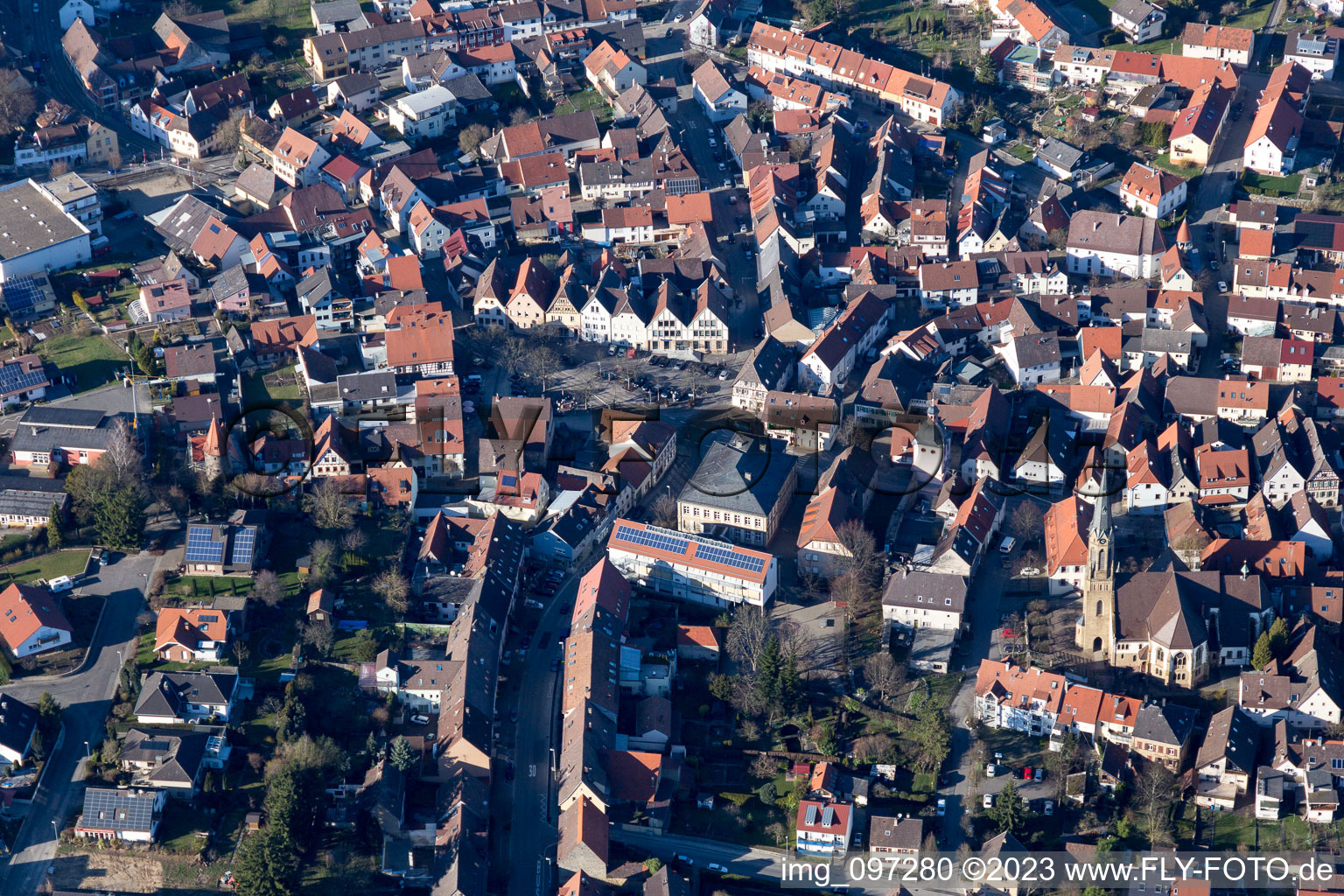 Vue aérienne de Judengasse à le quartier Heidelsheim in Bruchsal dans le département Bade-Wurtemberg, Allemagne