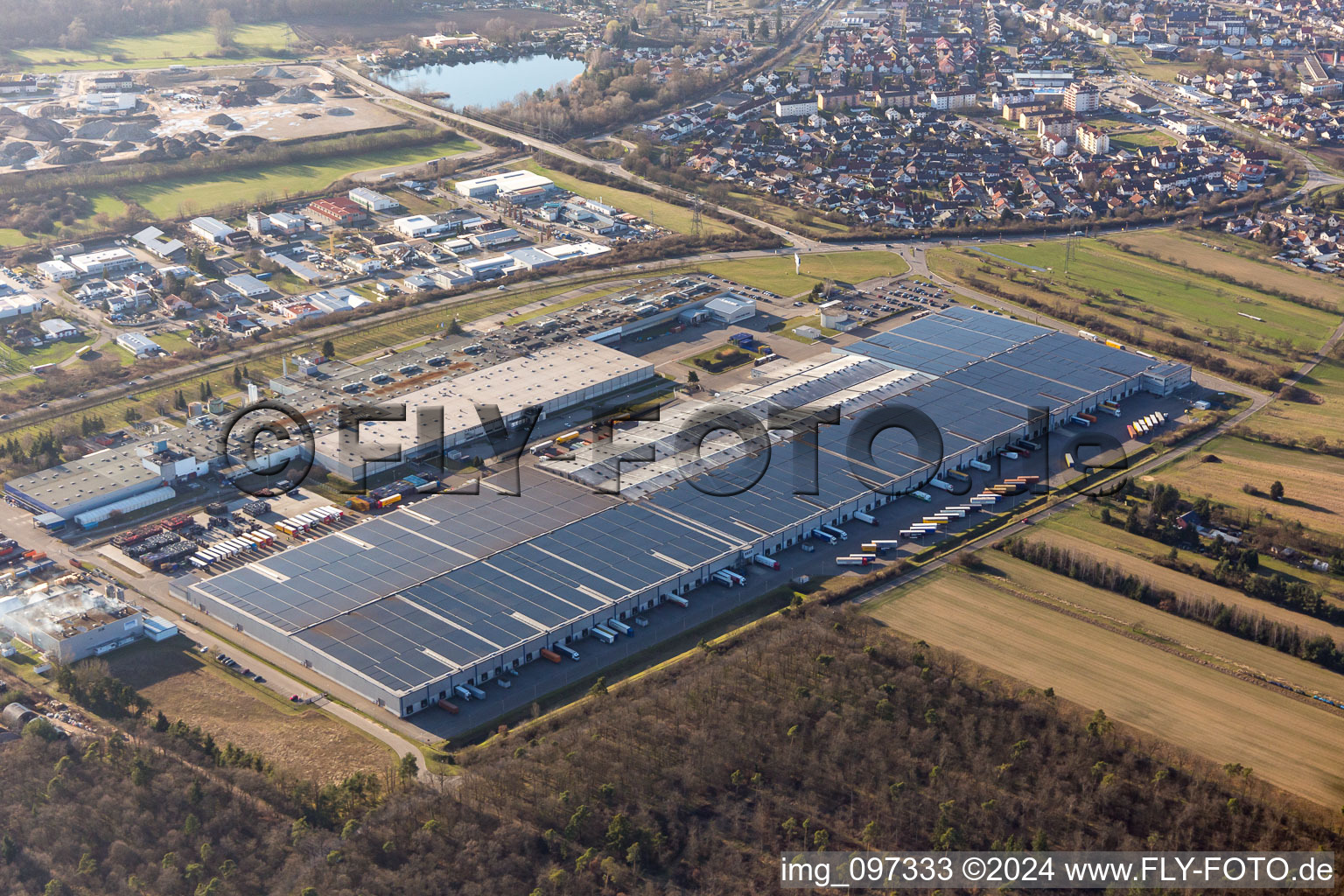 Vue d'oiseau de Pneus Goodyear Dunlop Allemagne à Philippsburg dans le département Bade-Wurtemberg, Allemagne