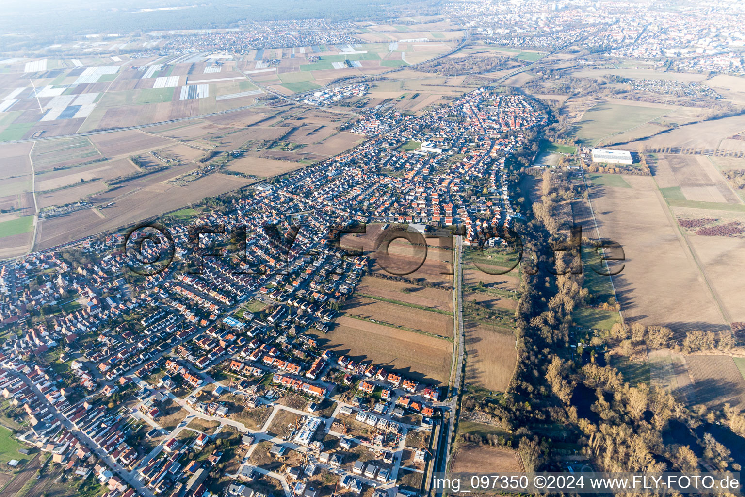 Vue oblique de Quartier Berghausen in Römerberg dans le département Rhénanie-Palatinat, Allemagne