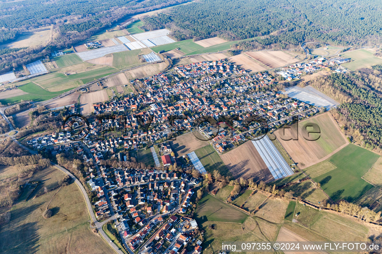 Hanhofen dans le département Rhénanie-Palatinat, Allemagne d'un drone