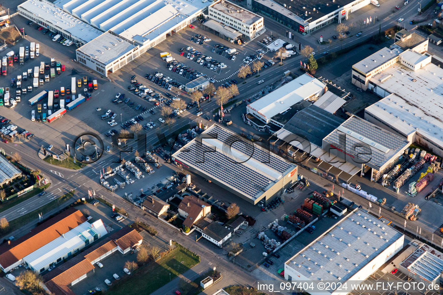 Zone industrielle du Nord à Landau in der Pfalz dans le département Rhénanie-Palatinat, Allemagne d'un drone