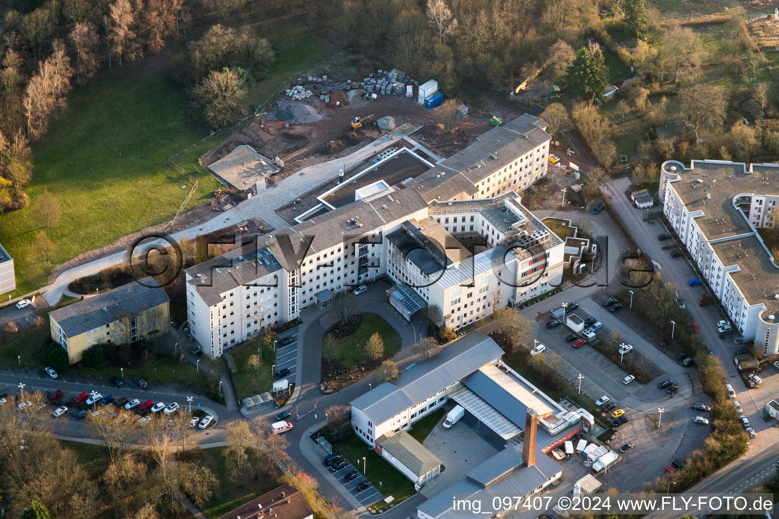 Vue aérienne de Hôpital à Landau in der Pfalz dans le département Rhénanie-Palatinat, Allemagne