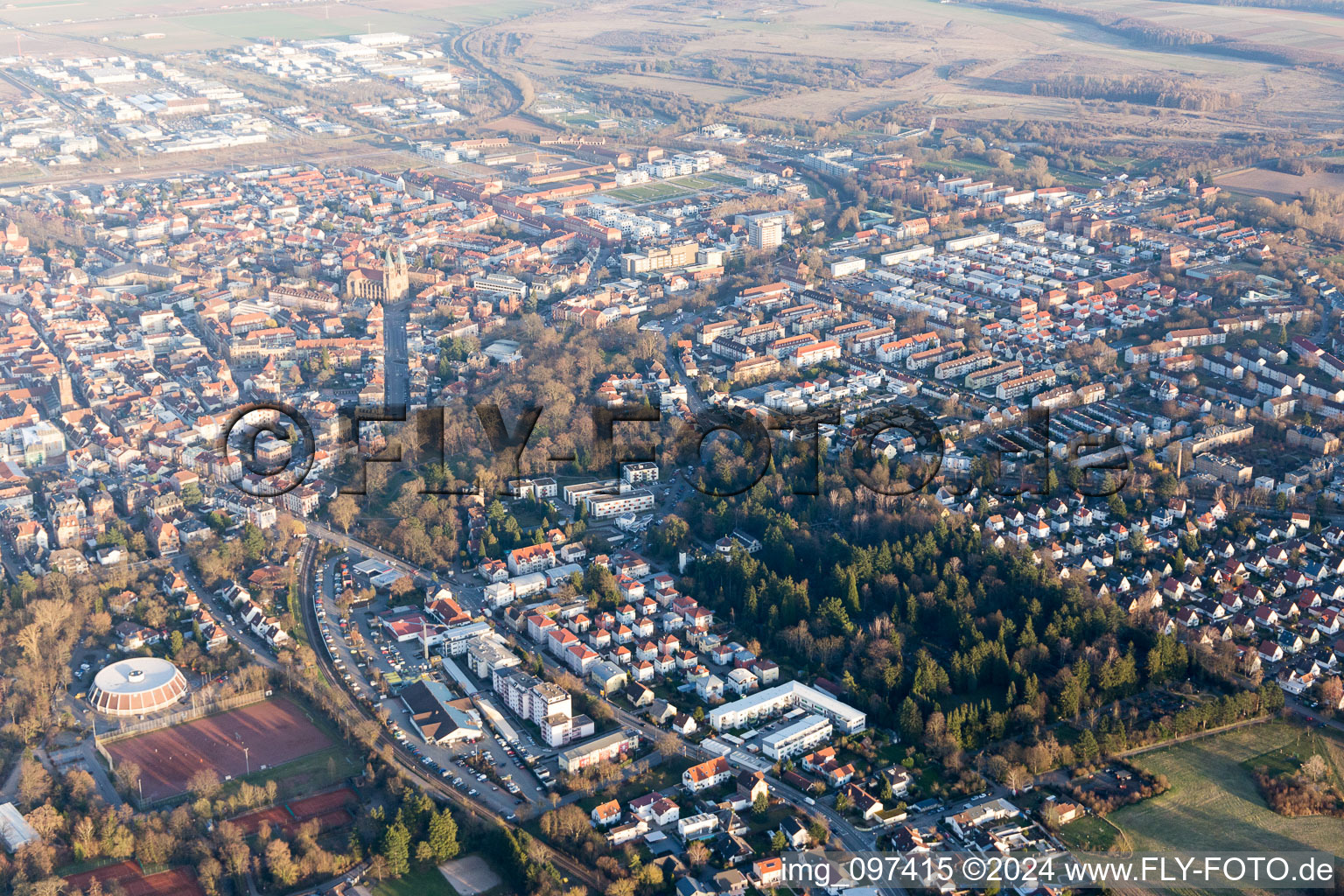 Vue aérienne de Landau in der Pfalz dans le département Rhénanie-Palatinat, Allemagne