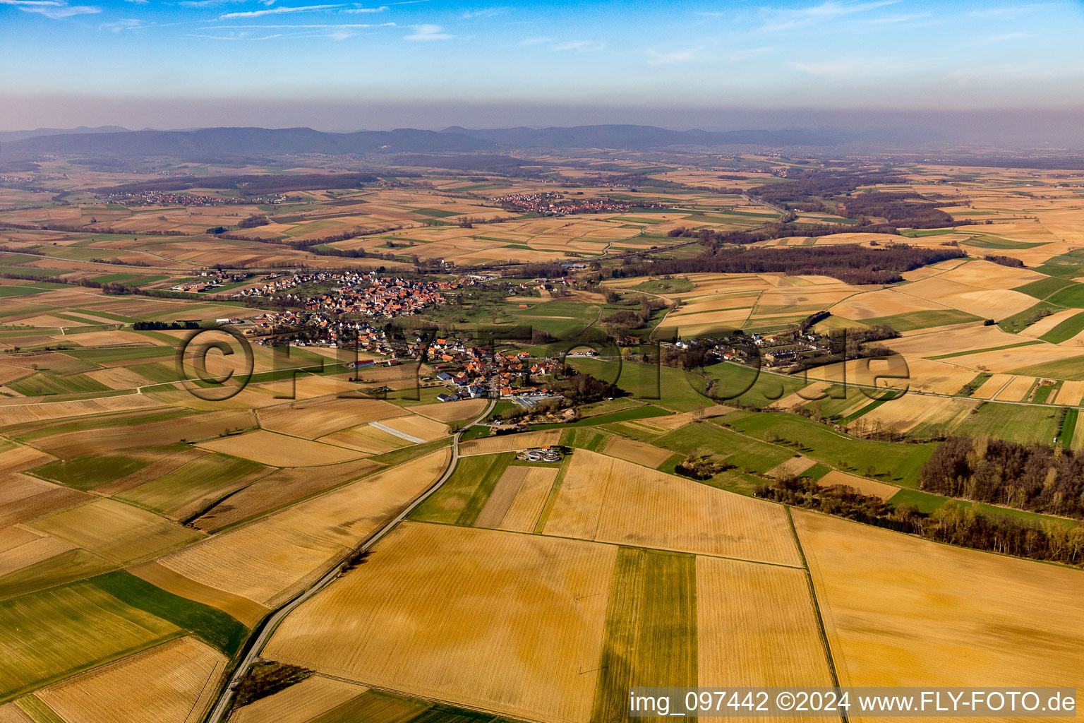 Vue aérienne de Hoffen dans le département Bas Rhin, France