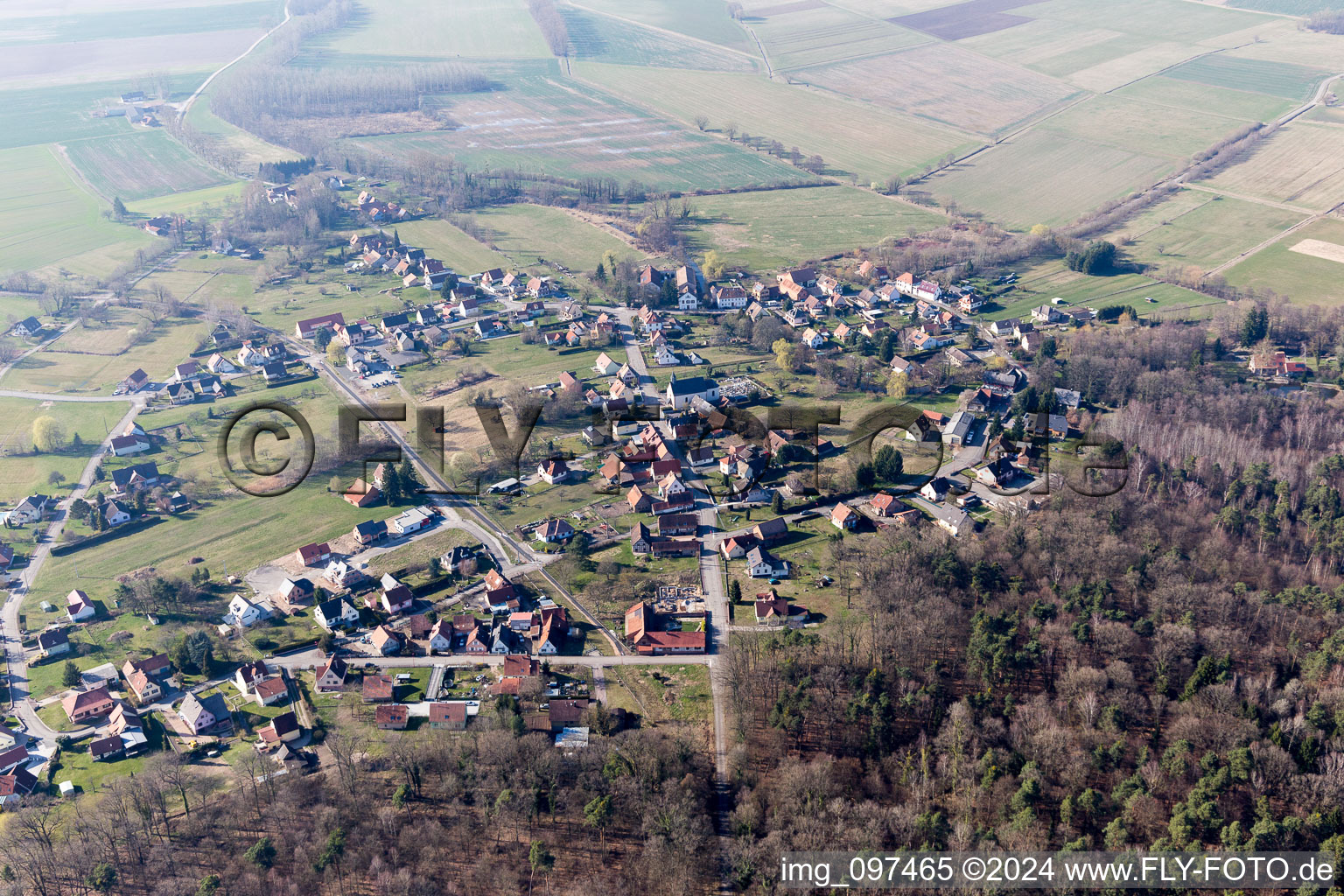 Vue aérienne de Biblisheim dans le département Bas Rhin, France