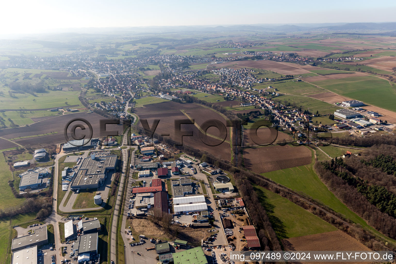 Image drone de Mertzwiller dans le département Bas Rhin, France