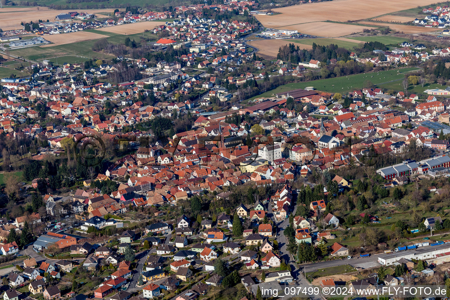 Vue oblique de Niedermodern dans le département Bas Rhin, France