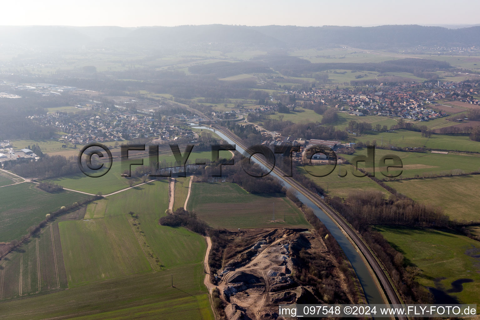 Vue aérienne de Steinbourg dans le département Bas Rhin, France