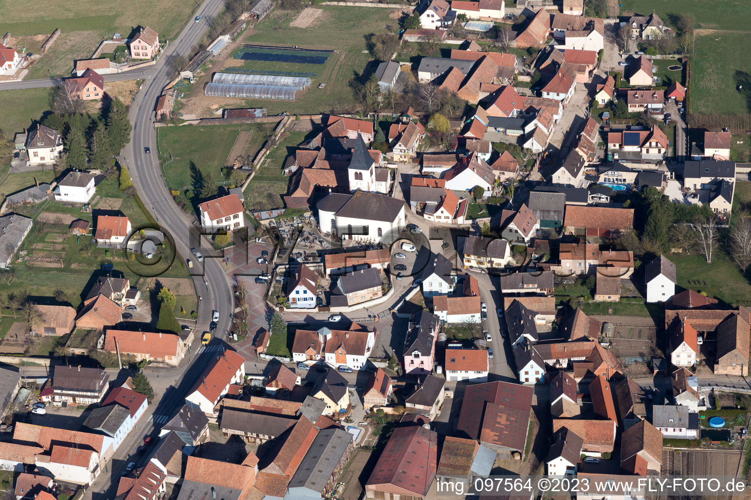 Vue aérienne de Lupstein dans le département Bas Rhin, France