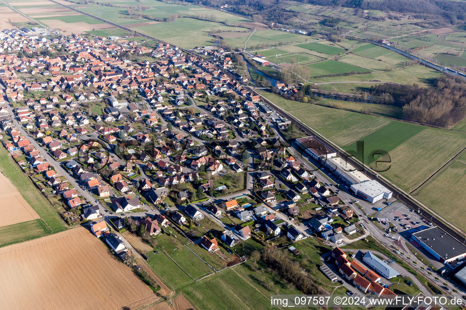 Hochfelden dans le département Bas Rhin, France vue d'en haut