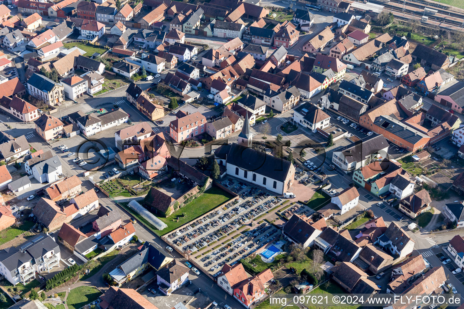 Vue aérienne de Mommenheim dans le département Bas Rhin, France