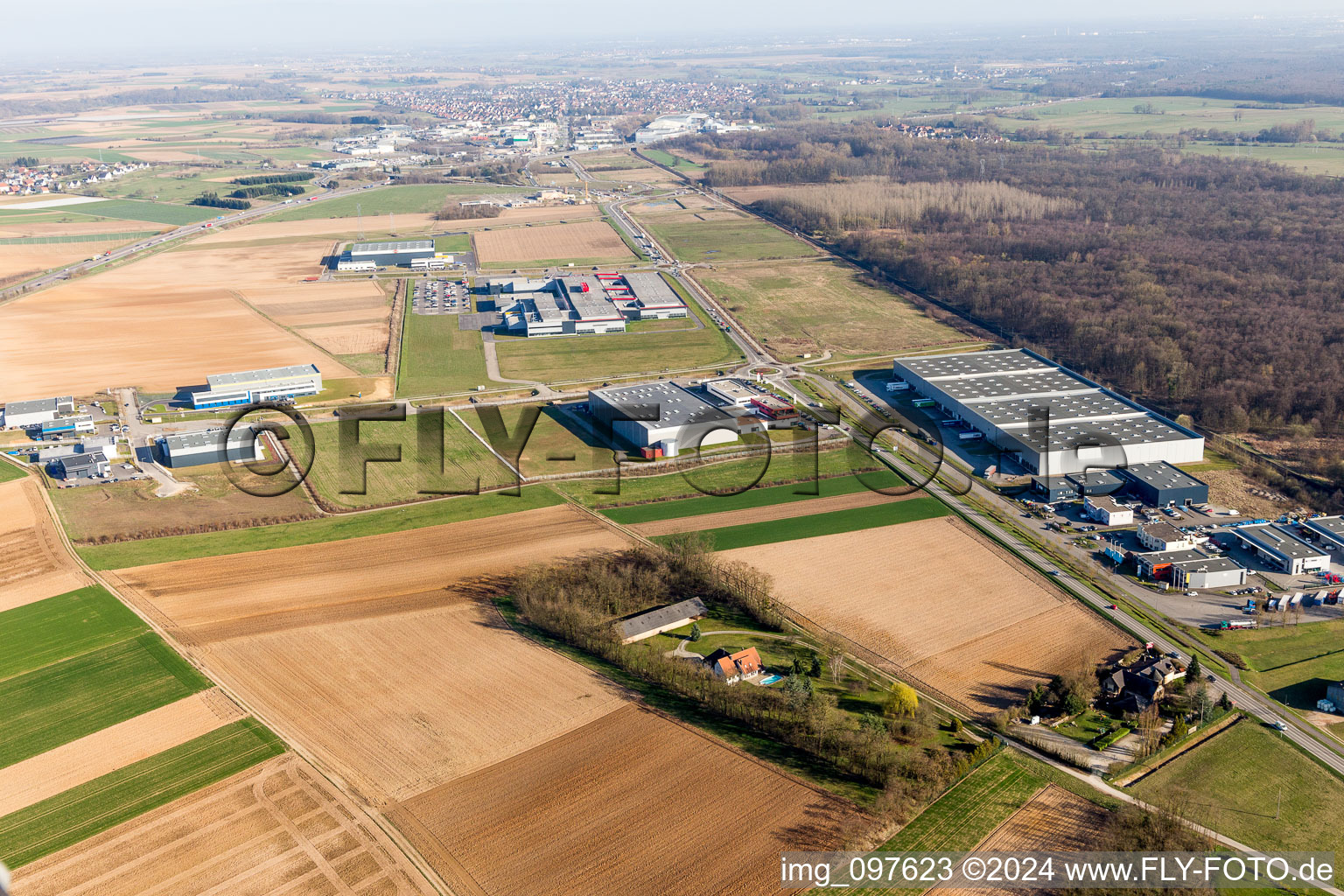 Photographie aérienne de Mommenheim dans le département Bas Rhin, France