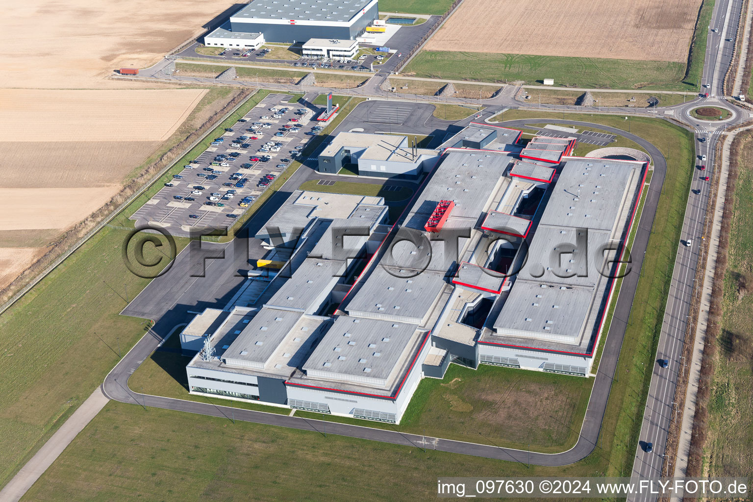 Vue aérienne de Site de l'usine SEW-USOCOME à Brumath à Bernolsheim à Mommenheim dans le département Bas Rhin, France