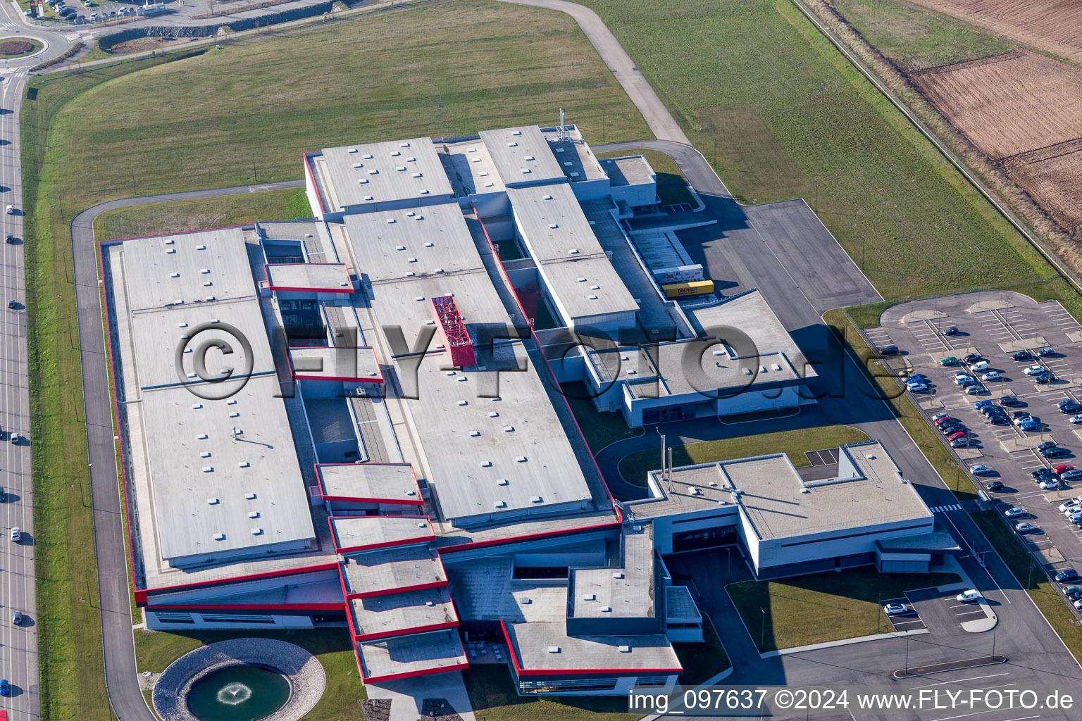 Site de l'usine SEW-USOCOME à Brumath à Bernolsheim à Mommenheim dans le département Bas Rhin, France d'en haut