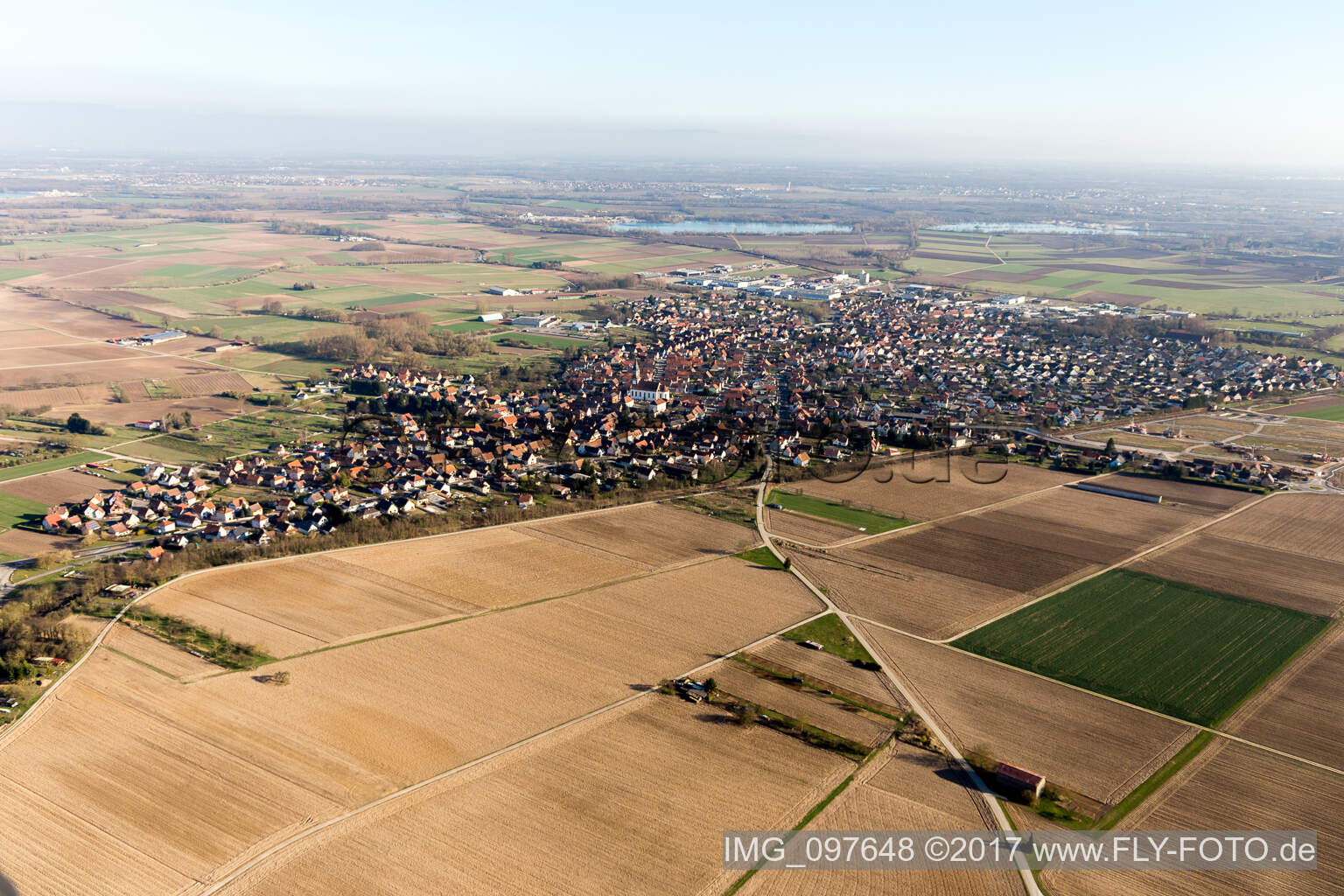 Photographie aérienne de Weyersheim dans le département Bas Rhin, France