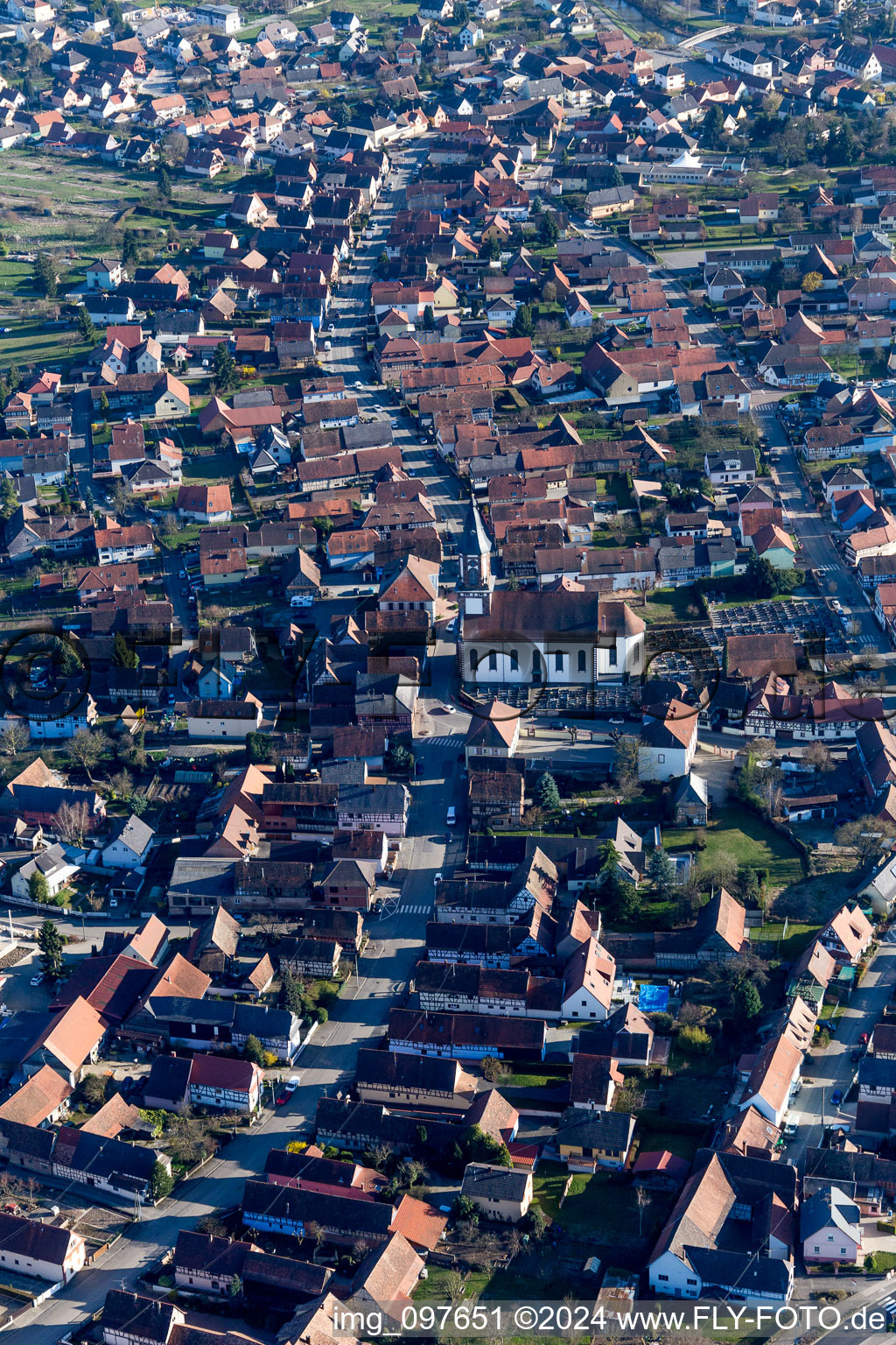 Vue aérienne de Bietlenheim dans le département Bas Rhin, France