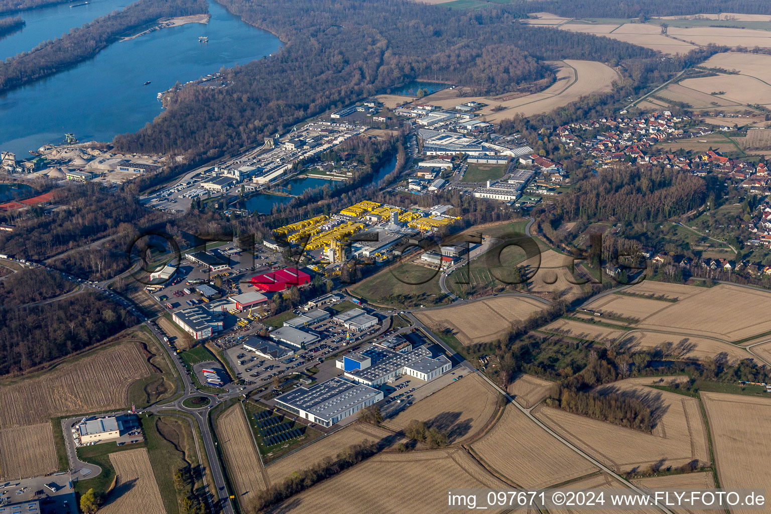 Vue oblique de Sites de l'usine Xella Deutschland GmbH à le quartier Freistett in Rheinau dans le département Bade-Wurtemberg, Allemagne