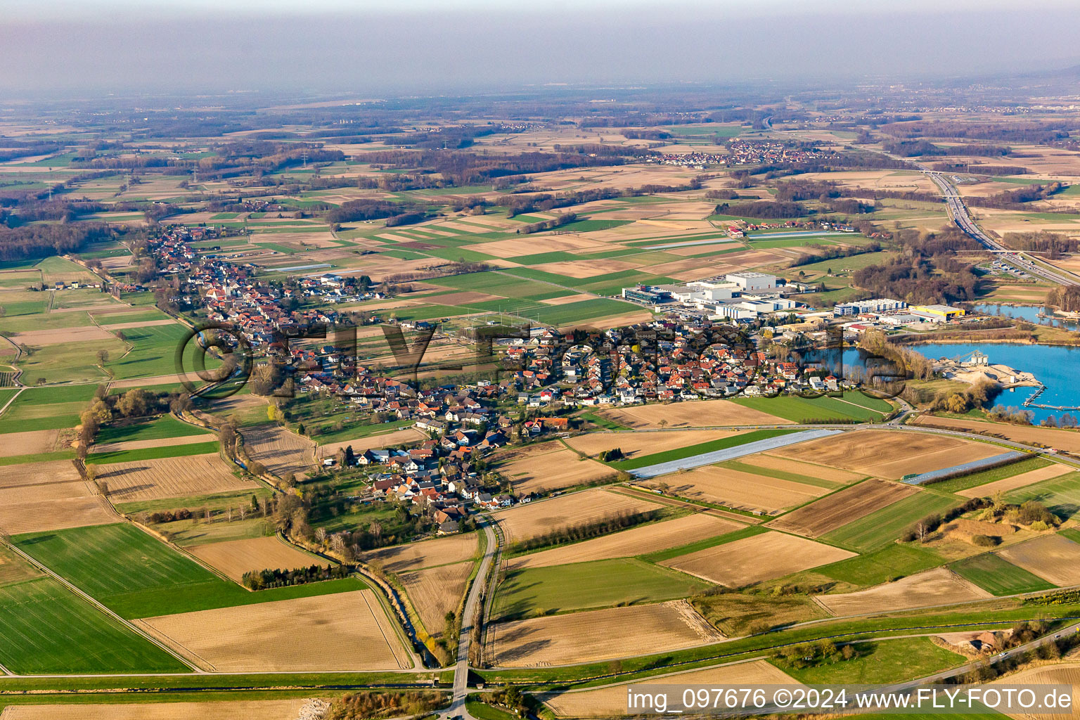 Vue aérienne de Du sud-ouest à le quartier Gamshurst in Achern dans le département Bade-Wurtemberg, Allemagne