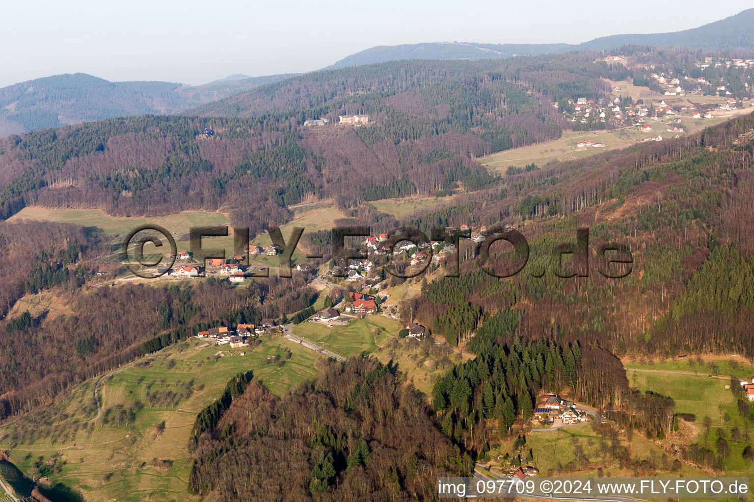 Vue aérienne de De l'ouest à Sasbachwalden dans le département Bade-Wurtemberg, Allemagne